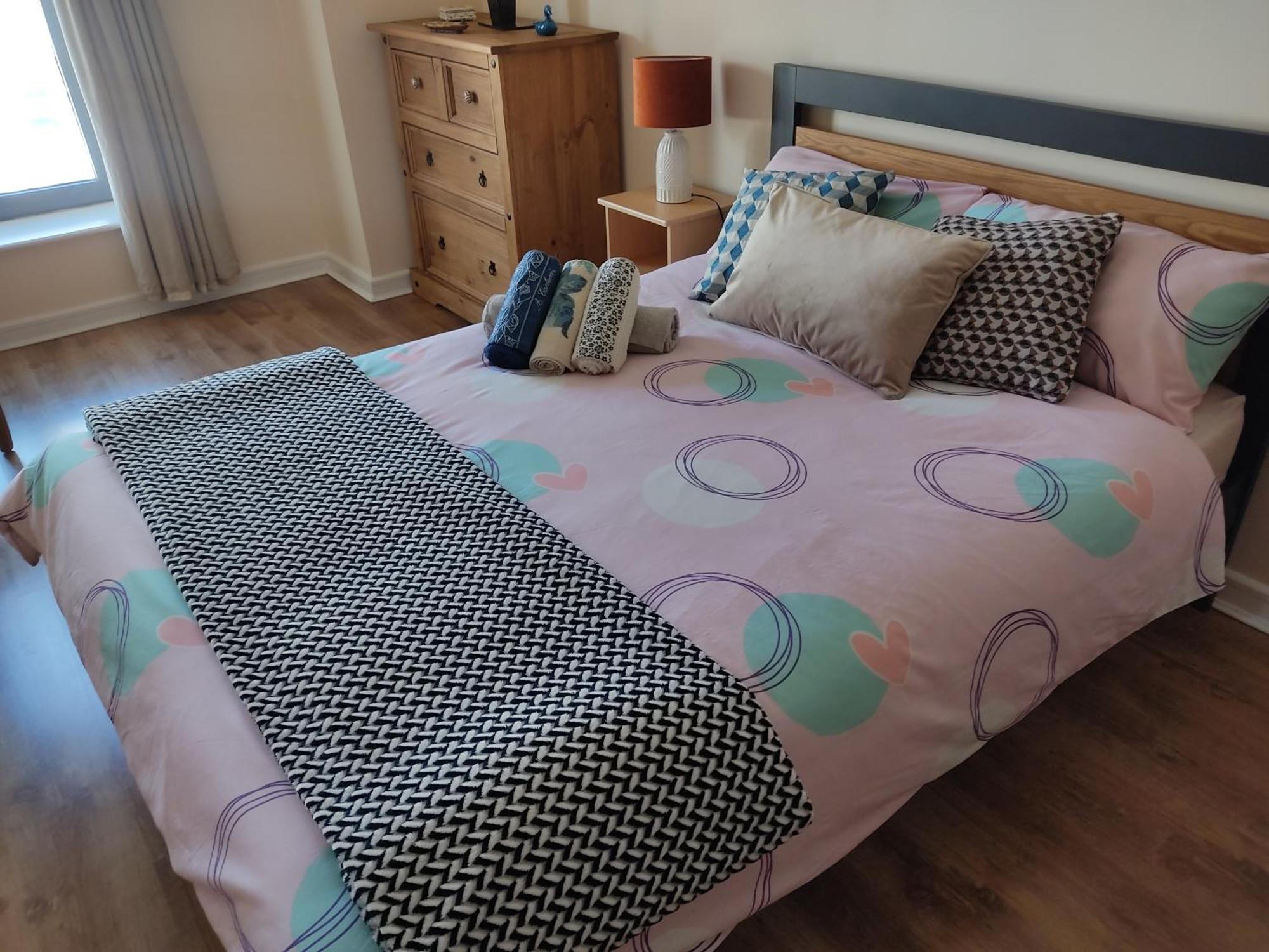 Swallows Nest - Spacious Bright Double Bedroom With Ensuite Bathroom